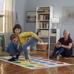 Hasbro Twister Party Classic Board Indoor and Outdoor Game Kids 6 +