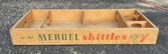 VINTAGE MERDEL SKITTLES GAME – No. 401 – Wooden Pins – Original Strings & Tops