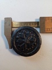 The Embossing Company Checkers Corona 1/18″ Full Set Vintage (Over 80years Old)