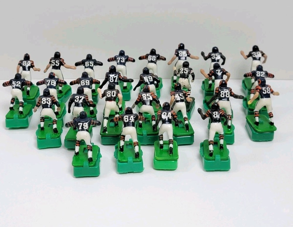 Vintage Tudor Electric Football Game Chicago Bears Figures Lot Of 27 With Bases