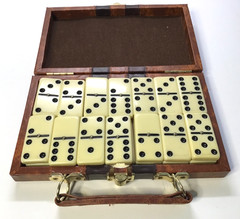 DIMINO SET WITH CASE – 28 PIECE DOMINO SET