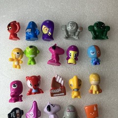 Lot of 25 Gogos Crazy Bones Figures As Shown