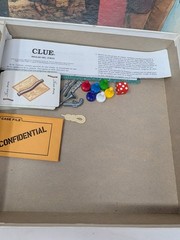 CLUE Parker Brothers Classic Detective Board Game 3-6 Players Ages 8+ 1990s