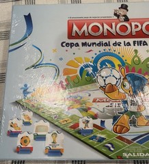 MONOPOLY WORLD CUP OFFICIAL FIFA 2014 (SPANISH) COLLECTOR SEALED BRAND NEW