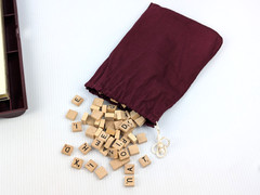 Milton Bradley SCRABBLE Deluxe Travel Edition Folding Board 100 Wood Tiles 100%
