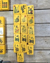 Vintage Cardinal Mahjong Set 144 Bakelite Tiles 4 Trays Rare Outstanding set!