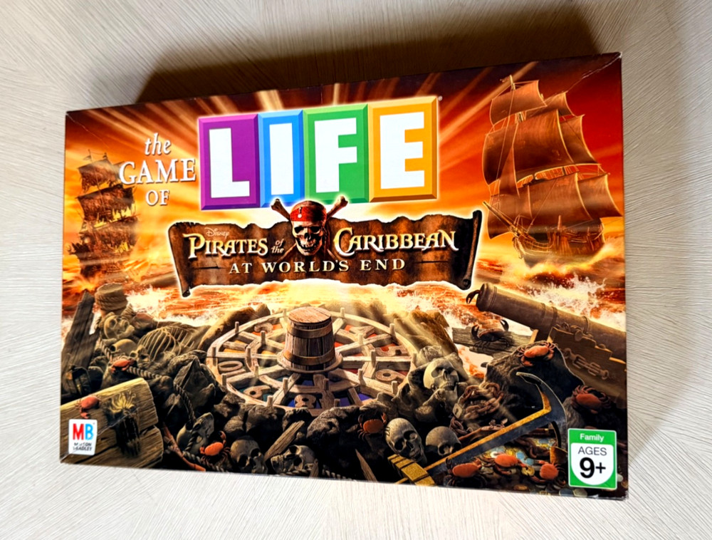 The Game of Life Pirates of the Caribbean At World’s End Board Game COMPLETE