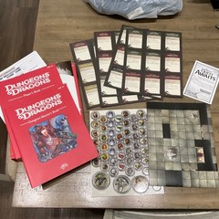 Dungeons & Dragons 2011 Starter Set D&D Red Box UNUSED NO DICE
