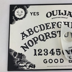 Ouija Board Game Glow In The Dark Planchette Spirit Oracle Parker Brothers