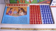 STRATEGO WAR STRATEGY BOARD GAME MILTON BRADLEY 1961 BOXED COMPLETE