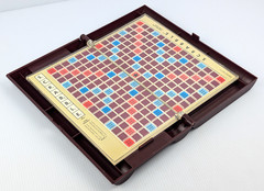 Milton Bradley SCRABBLE Deluxe Travel Edition Folding Board 100 Wood Tiles 100%