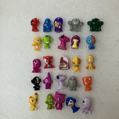 Lot of 25 Gogos Crazy Bones Figures As Shown
