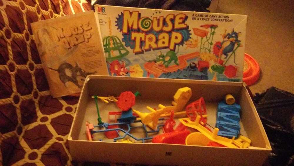MOUSE TRAP-BOARD GAME~ LOTS OF FAMILY FUN! MB/HASBRO Complete