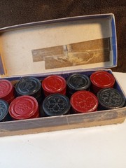The Embossing Company Checkers Corona 1/18″ Full Set Vintage (Over 80years Old)