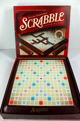 Scrabble Deluxe Edition Board Game Milton Bradley 4034. 100% Complete With Parts