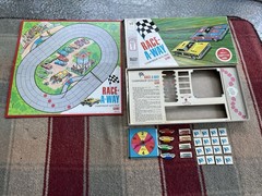 Milton Bradley Race-A-Way Championship Auto Race Game 1973 Complete