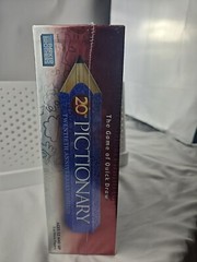 Pictionary game the 20th Anniversary Edition in 2005 by Parkers Brothers New