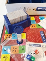2000 Pictionary Updated Edition Board Game 3 – 16 players Ready to play Complete