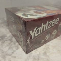 Yahtzee Holiday Edition Christmas Family Dice Game Hasbro USAopoly New Sealed