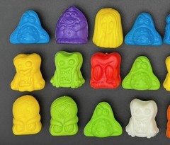 Lot of 46 Mega Bones Classic & Mutants Crazy Bones 1999 Mixed