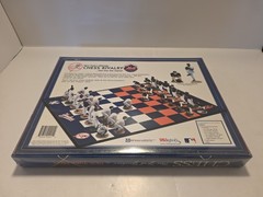 SEALED USAopoly New York Yankees vs New York Mets Chess Rivalry MLB Chess Game