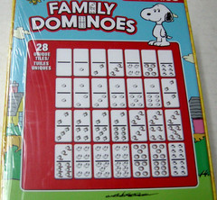 Peanuts Family Dominoes by Aquarius, 2-4 Players, 8 Years +, Brand New