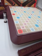 Milton Bradley 4034 Scrabble Deluxe Edition Board Game – Complete