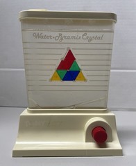 Vintage 1970’s TOMY Water Pyramix Crystal Game *Please Read*