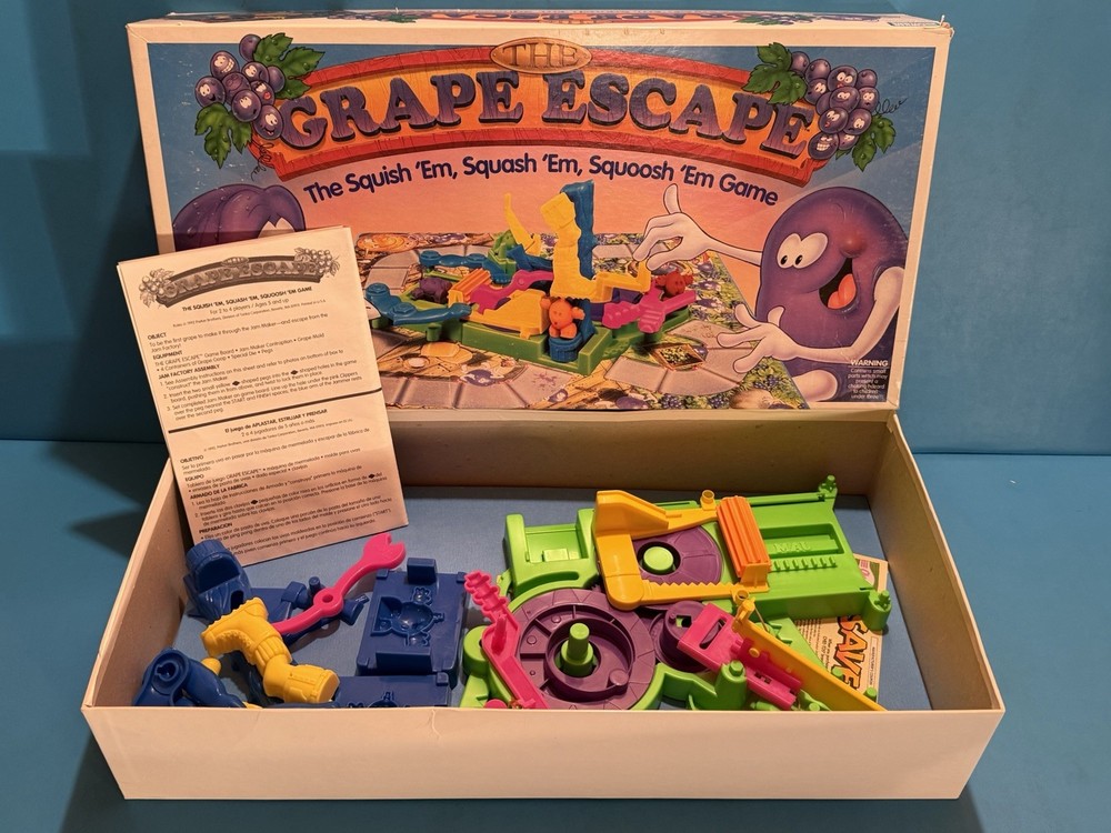 VINTAGE The Grape Escape Game COMPLETE NO DOUGH Parker Brothers 1992 90’s Kids