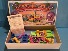 VINTAGE The Grape Escape Game COMPLETE NO DOUGH Parker Brothers 1992 90’s Kids