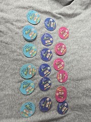 The Simpsons Pickers Lot Of 102 Pogs Tazos Magic Box 2005 Espanol / Ingles