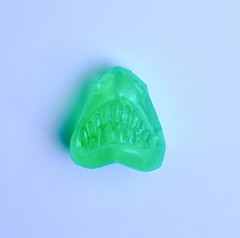 Crazy Bones Original 1996 Translucent green Jaws