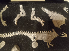 Leading Edge Games ALIENS QUEEN Fig #20303 25mm metal miniature boxed set