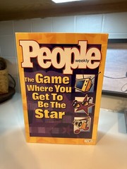 People Magazine Weekly Board Game Ages 12 Years & Up 2002 Brand NEW Sealed