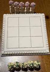 Avon Gift Collection Garden Tic Tac Toe Board Complete Floral Resin Game w/ Box