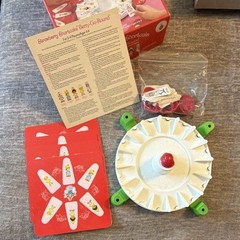 Parker Brothers Strawberry Shortcake Berry-Go-Round Fantasy Game Ages 4-8