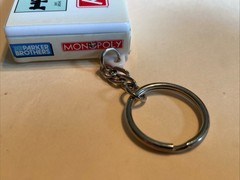 1998 Hasbro Parker Brothers MONOPOLY KEY CHAIN BOARD, 2 GAME PIECES & DICE-Fun!