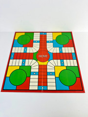 Milton Bradley The Game of India Board Game 4225 Bilingual Vintage Used