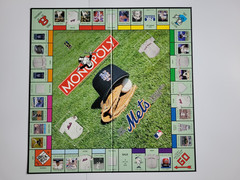 New York Mets Monopoly Board Game – Collector’s Edition, 2001