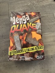 Hasbro Jenga Quake 2013 Earthquake Shaking Vibrating Board Game NEW Open Box