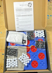 2-in-1 magnetic board game featuring a strategy chess game and a connect 5 NEW