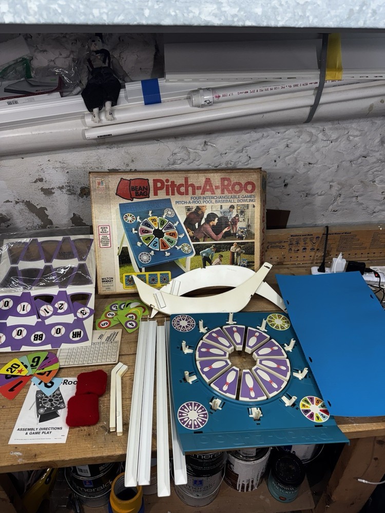Vintage Milton Bradley Pitch-A-Roo Bean Bag Game Rare Complete
