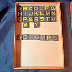 EYE REST ANAGRAMS PRE-SCRABBLE GAME EMBOSSED YELLOW VTG 1930s TEACHING TOY 3103