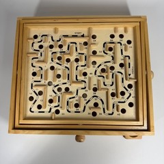 Vintage 2007 Cardinal Solid Wood Labyrinth Oak Finish Solitaire Game of Skill Ma