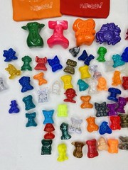 HUGE Lot 102 Gogo’s Crazy Bones Collection Figures Stickers Cards Aliens Glitter