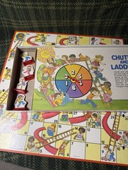 Vintage Chutes And Ladders (1979) COMPLETE – Milton-Bradley