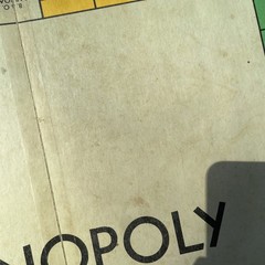 Monopoly White Box Set by Parker Brothers INC 1946, 2-8 players of ages 8-adult