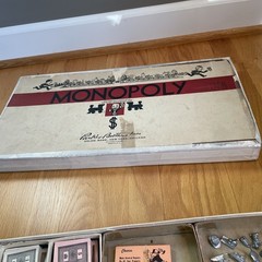 Monopoly White Box Set by Parker Brothers INC 1946, 2-8 players of ages 8-adult