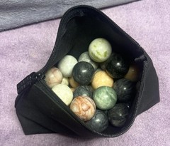 Vtg Semiprecious Stone Marble Solitaire Game 36 1” Stone Marbles 16” Board