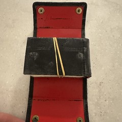 Vintage Portable Cribbage Travel Game Set Wooden Board & Pegs Black Case Red